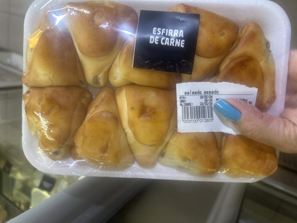 Esfirra fechada carne