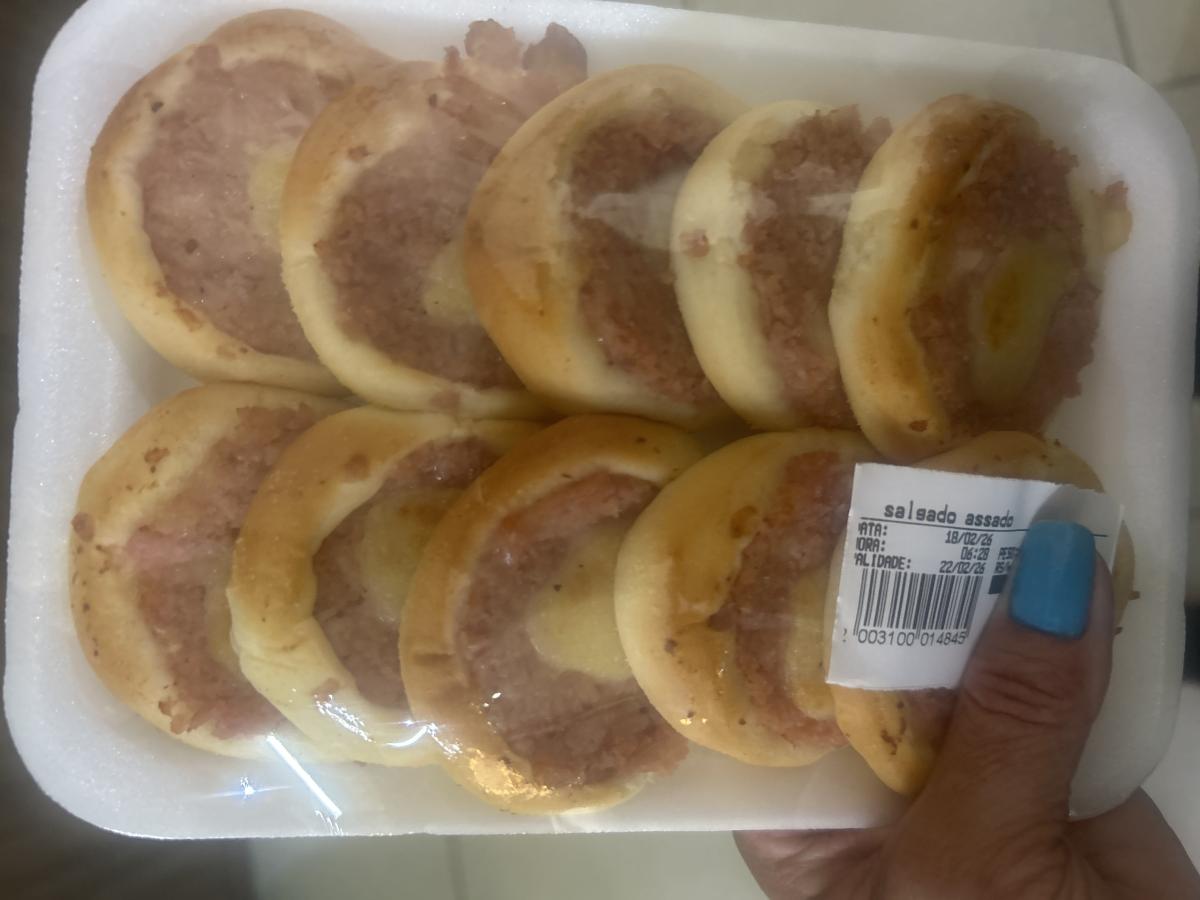 Esfirra aberta presunto queijo 